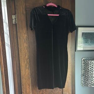 Ambiance Black Sheath Mini Dress V-Neck Short Sleeve